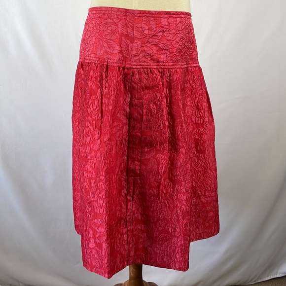 BCBGMaxAzria Red and Pink Textured Floral Silk Blend Full Skirt - Size 8 - Picture 8 of 11